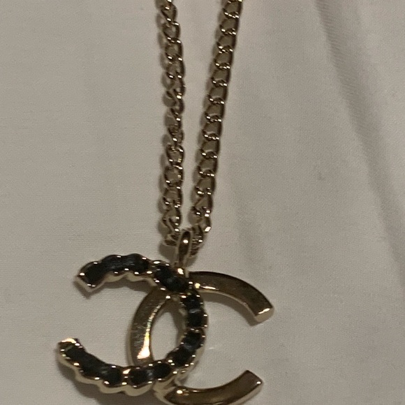 Chanel authentic rare sold out Gold and Black Pendant Necklace this season - Picture 11 of 17